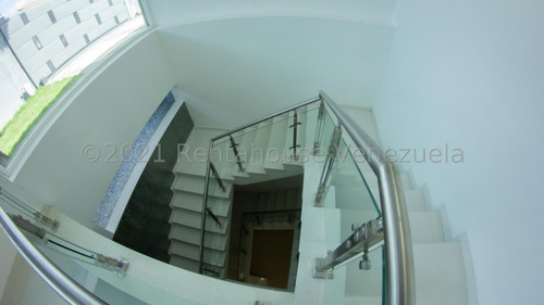 Imagen 12 de 17 de Casa En Venta En Cumbres De Curumo
