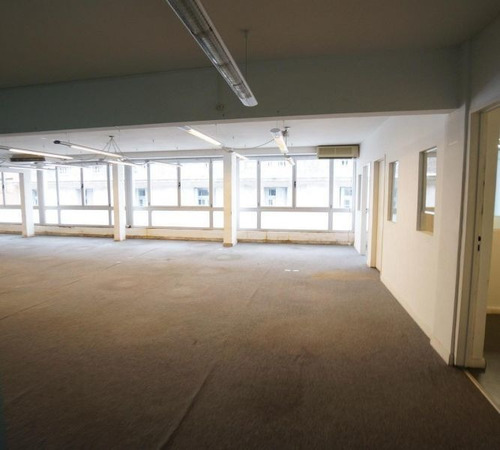 Oficina En Alquiler En El Centro. Muy Buen Piso De 230 M2