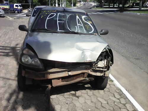 Imagem 3 de 12 de Sucata De Veículo Clio Hatch 1.0 16v Potor Câmbio Peças
