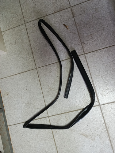 Goma O Corredora Vidrio Delantero Izquierdo Corolla 1999-02
