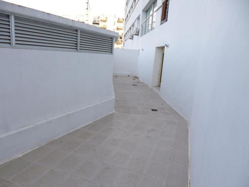 Venta De 3 Locales Comerciales A Estrenar En Buceo Frente Plaza Italia