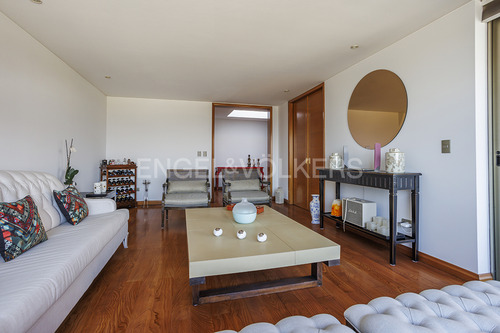 Departamento En Último Piso Con Lucarnas.