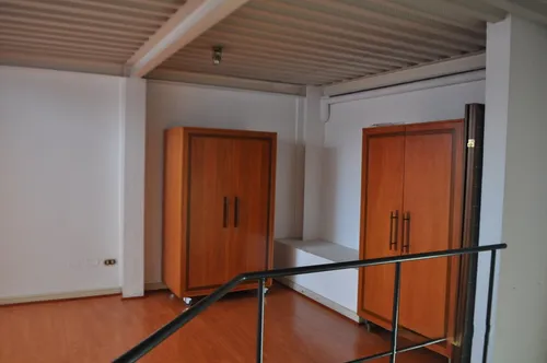 Loft En Compañia Con Maipu, Edificio Antiguo Remodelado