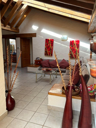 Casa En Venta En Avandaro A Dos Aguas Estilo Vallesano