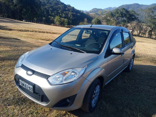 Imagem 3 de 12 de Ford Fiesta Fiesta Sedan 1.6