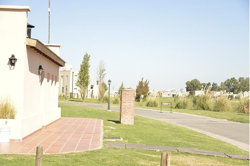 Imagen 5 de 8 de Oportunidad Lote Financiado Barrio San Roque Canning Village Barrio Con Laguna