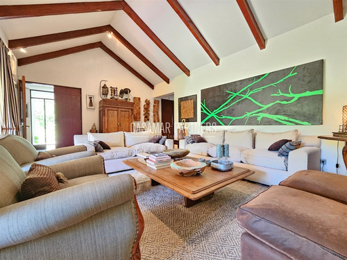 Casa En Venta De 6dor-3baño, + Svs, Lo Barnechea