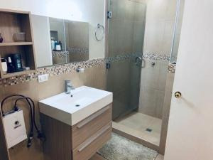 Imagen 7 de 14 de #21-25009 8excelente Planta Baja En Colinas De Valle Arriba
