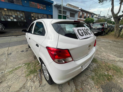 Imagen 25 de 25 de Chevrolet Onix 2019 1.4 Joy Ls