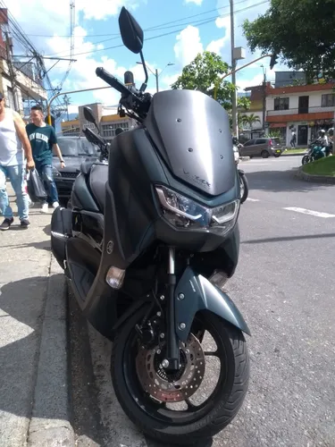 N-max Modelo 2023, 26 Mil Kilometros Color Verde Negro