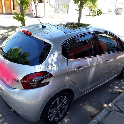 Peugeot 208 1.6 Feline 2017