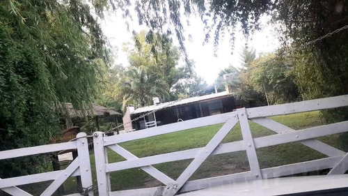Vendo Casa Quinta Ubicada En Tomas Jofre - Mercedes Bs. As.