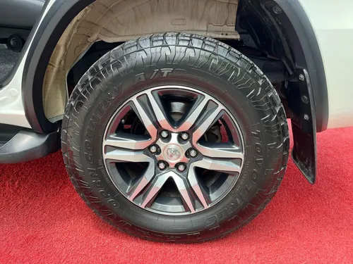 Toyota Fortuner Srv 2.4 4x2 At