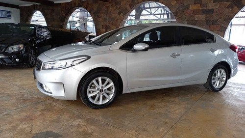 Imagen 1 de 15 de Kia Forte Sedan 2018 4p Ex, Tm6, Bl, Cmara Reversa 7, F.