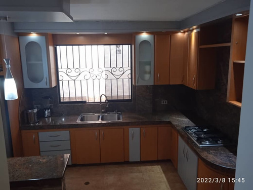 Imagen 3 de 17 de Se Vende Th Barrio Sucre. Maracay 04244029974