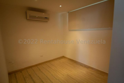 Imagen 13 de 28 de Mls #22-23505 Acogedor Apartamento Actualizado, En Una De Las Mejores Urbanizaciones De Caracas Que Dispone De 2 Pozos Profundos, Por Lo Que Nunca Falta El Agua. Afm.