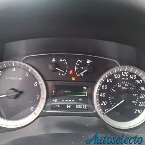 Nissan Sentra 1.8 B17 Advance
