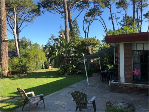 Imagen 1 de 14 de Casa En Venta En Playa Mansa , Punta Del Este!