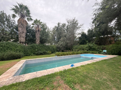 Villa Allende Golf. Casa En Venta De 3 Dormitorios Cochera, Pileta Y Gran Parque