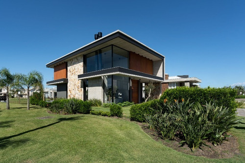 Imagem 9 de 30 de Casa À Venda Em Xangri-lá - Ca00969 - 34941977