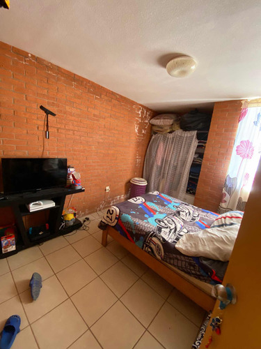 Se Vende Cass En Avenida Principal De Arboledas Cd Bajío
