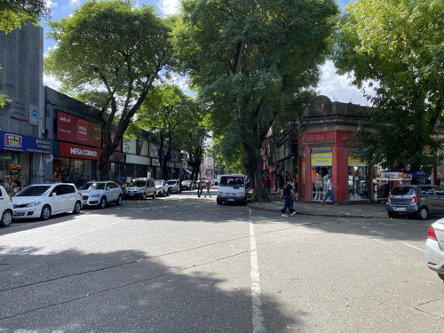 Local Esquina Arenal Grande Y Martin Garcia.