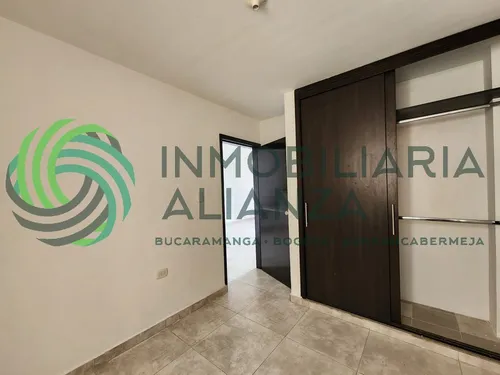 Apartamento En Arriendo En Junin Iv. Cod A13555