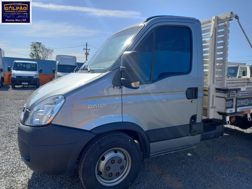Imagem 8 de 15 de Iveco Daily 35s14 (2019) Carroceria