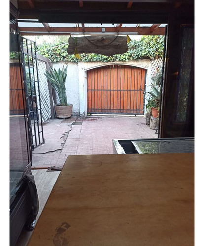 Casa En Venta De 2 Dorm. En La Florida Dos Locales Comercial