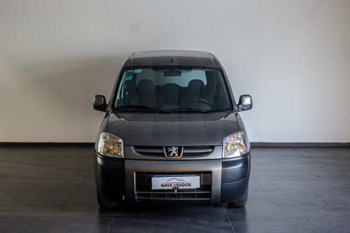 Imagen 9 de 14 de Peugeot Partner Patagónica Hdi 1.6 Furgon Mixto Ab357