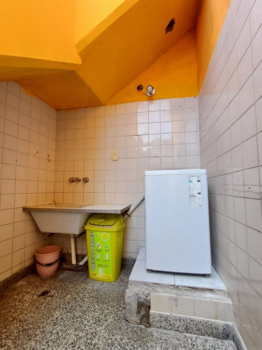 Casa En Venta. Lanus, Remedios De Escalada.