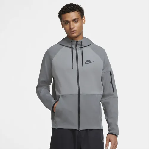 Nike tech essentials sale