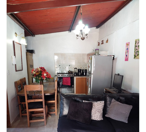 Best House Vende Cómoda Casa En Sector Santa Eduvige, Carrizal.