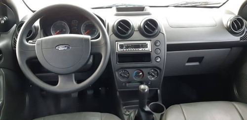 Imagem 5 de 13 de Ford Fiesta 1.6 Mpi Class Hatch 8v Flex 4p Manual
