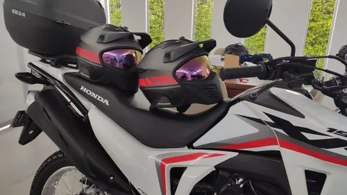 Honda Xr 190. 2.0 (nueva Con Maletero Y 2 Cascos)