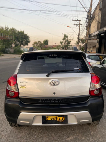 Imagem 5 de 9 de Toyota Etios Cross 1.5 2013/2014