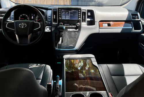 Imagen 9 de 11 de Toyota Hiace 2022 2.8 Tdi Wagon 6at 10a