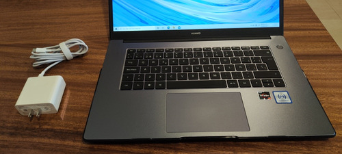 Laptop Huawei Matebook D15. 512gb Y 8gb De Memoria Ram. (Usado)