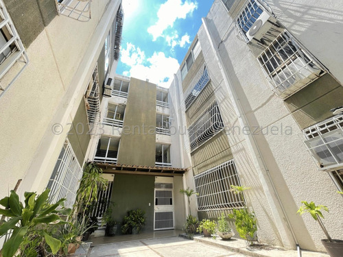 Apartamento En Venta En Rio Lama Este De Baquisimeto, Lara M/ C 