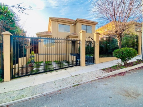 Casa En Conjunto Cerrado 3d/3b