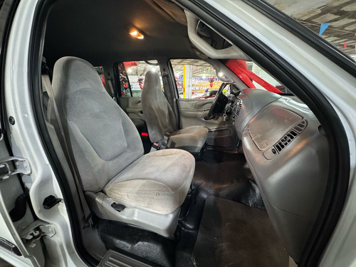 Ford Expedition 4.6 Xlt 4x2 Mt