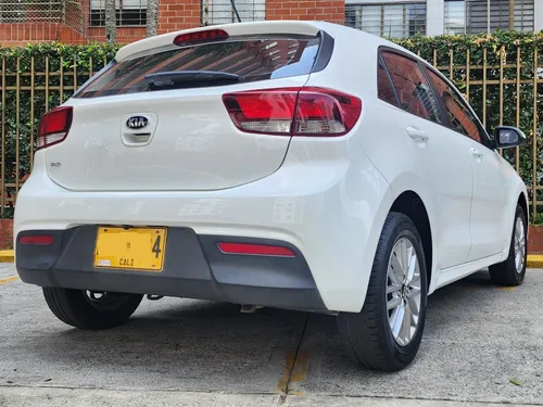Kia Rio 1.4 Emotion Hb