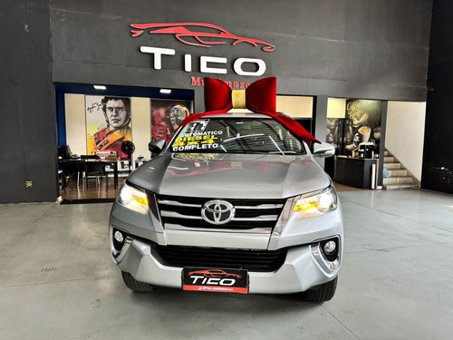 Toyota Hilux SW4 Hilux SW4 SRX 4x4 2.8 TDI 16V Dies. Aut.