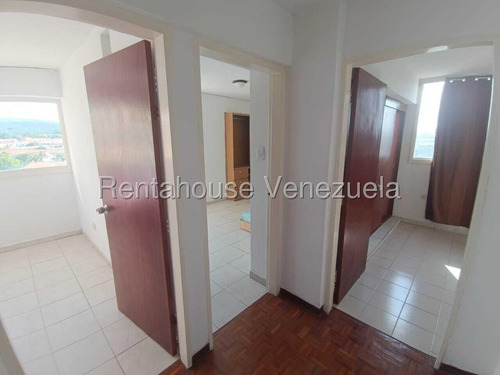 Raiza Suárez Alquila Apartamento En Centro Cabudare Lara