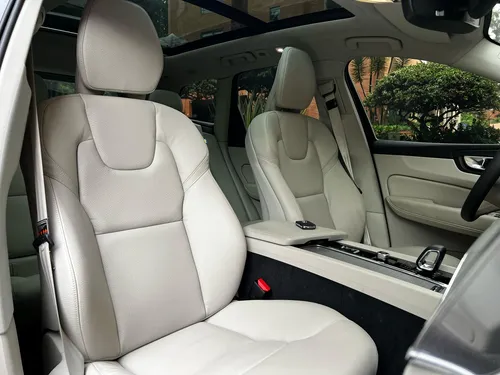 Volvo XC60 2.0 T8 Plus