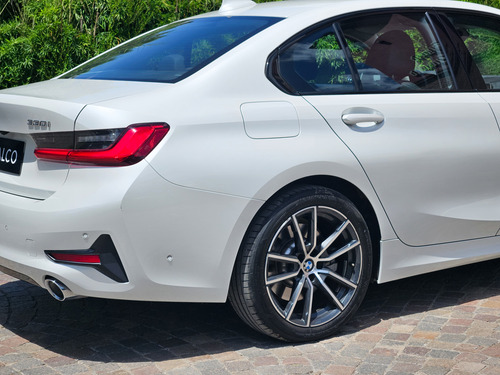 BMW Serie 3 3.0 330i Sedan Sport Line 252cv