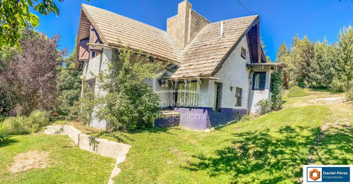 Casa Chalet  En Venta Ubicado En San Ignacio Del Cerro, Bariloche, Patagonia