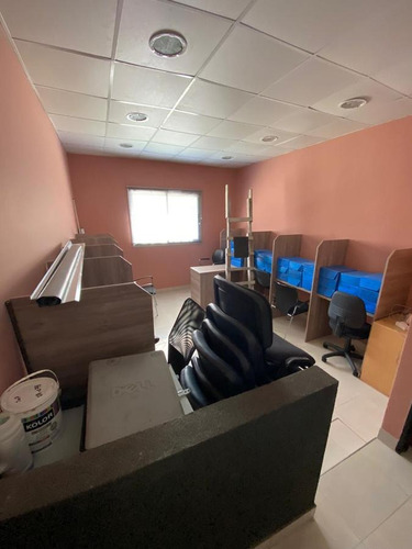 Alquiler. Apto Profes. 10 Oficinas O Habitaciones. Moderno