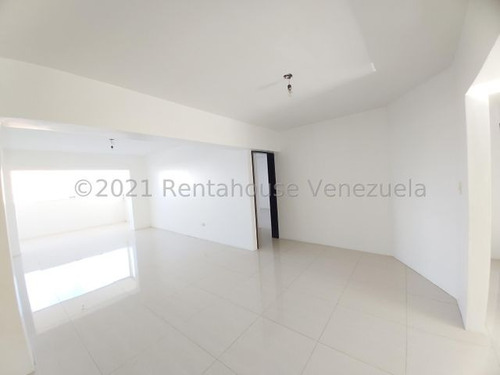 Imagen 9 de 30 de Apartamentos En Venta En Triangulo Del Este Barquisimeto Lara -- 23-18395 Vip-