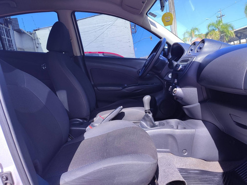 Imagem 9 de 10 de Nissan Versa 1.6 16v Flex Sl 4p Manual